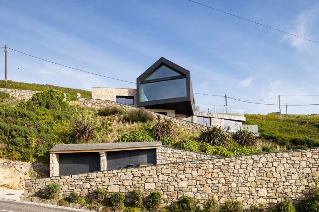 Cornish Cladding Myrio | A stunning new Cornish home designed for light, views and long ...